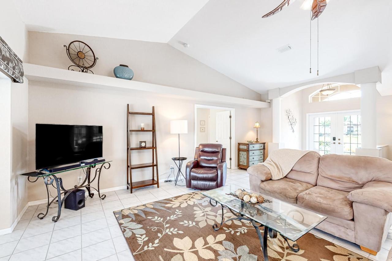 Life At The Canal Cape Coral Exterior photo