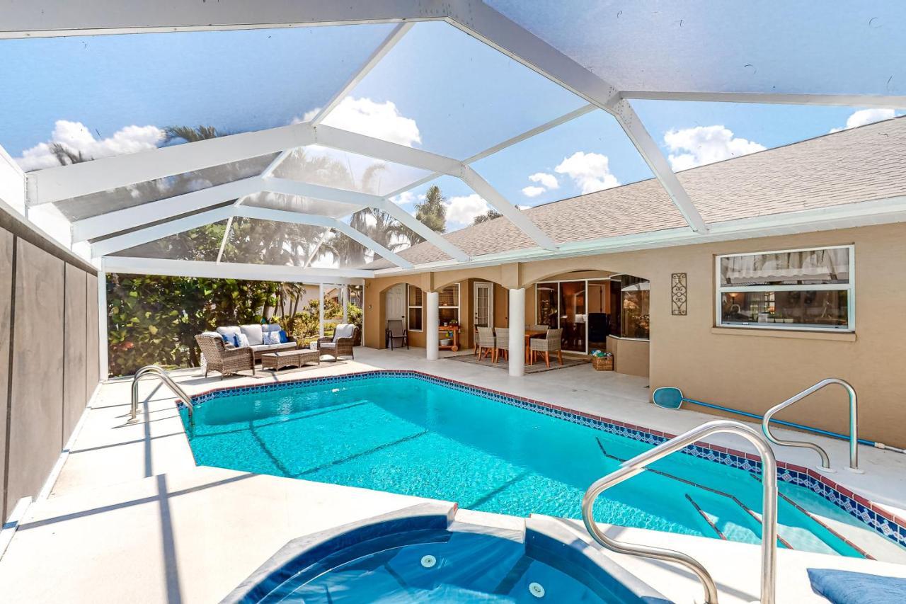 Life At The Canal Cape Coral Exterior photo