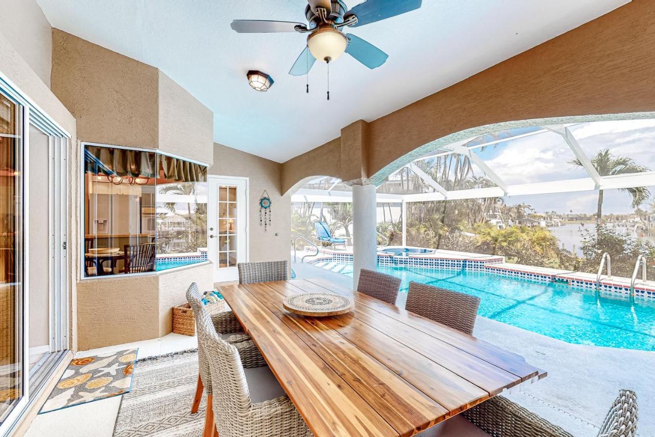 Life At The Canal Cape Coral Exterior photo