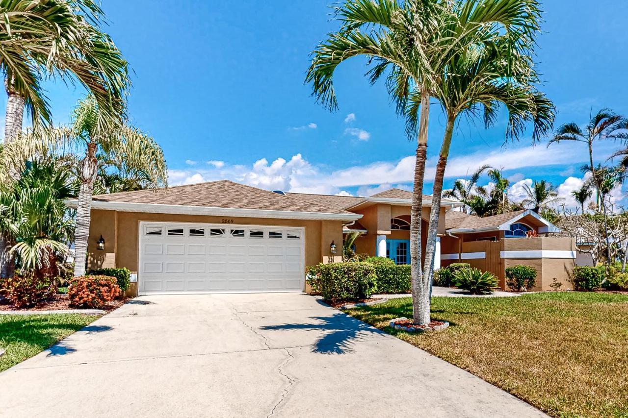 Life At The Canal Cape Coral Exterior photo